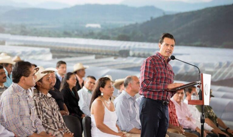 Llama Peña Nieto a sumar esfuerzos por el país
