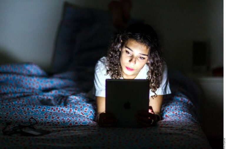 Padecen jóvenes problemas de sueño