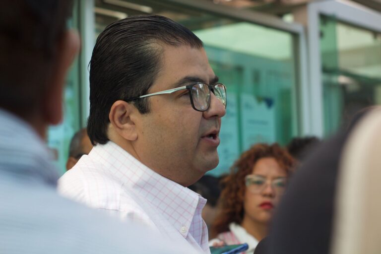 Denuncia Luévano a la SFP