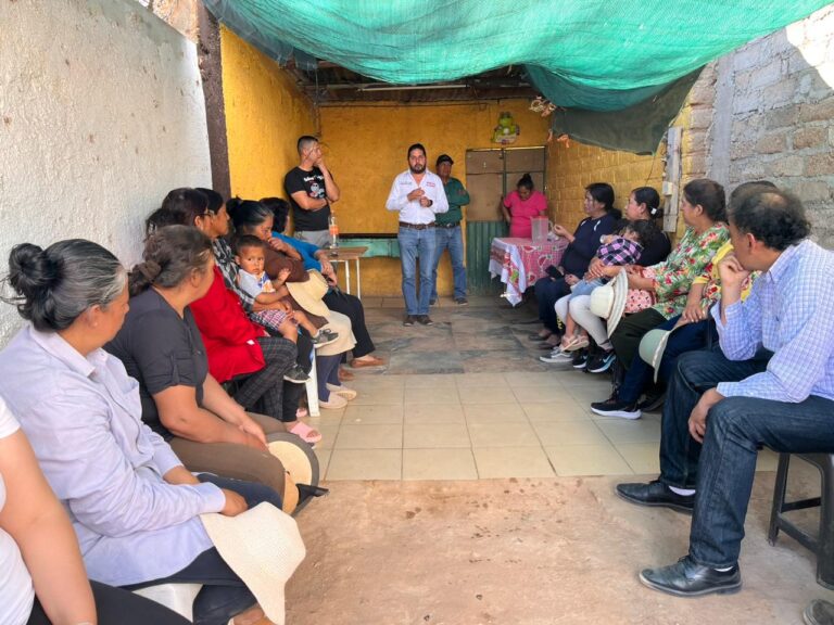 Promueve Martín Alvarez proyecto legislativo en comunidades