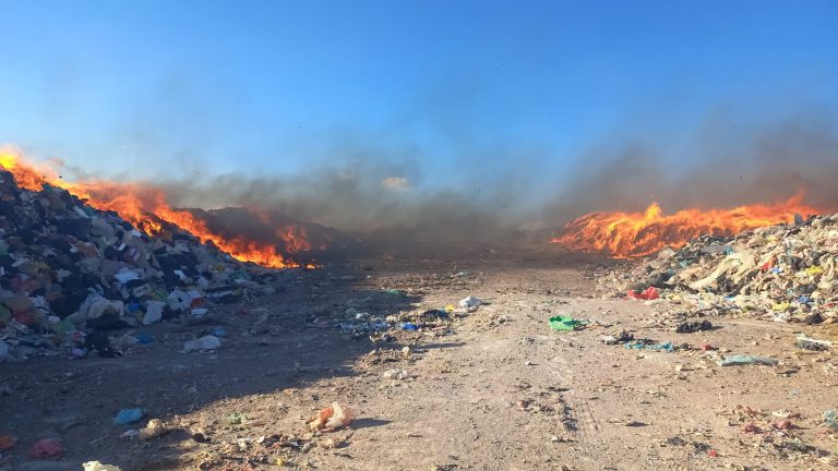 Rebasados, por incendios en el basurero municipal
