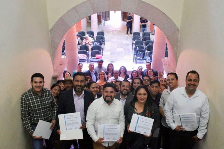 Reconocen a prestadores de servicios turísticos