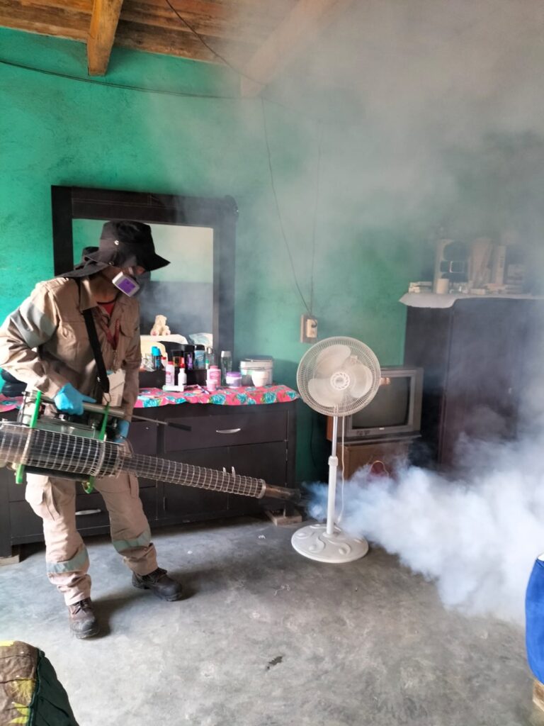 Registran tres casos de dengue importados