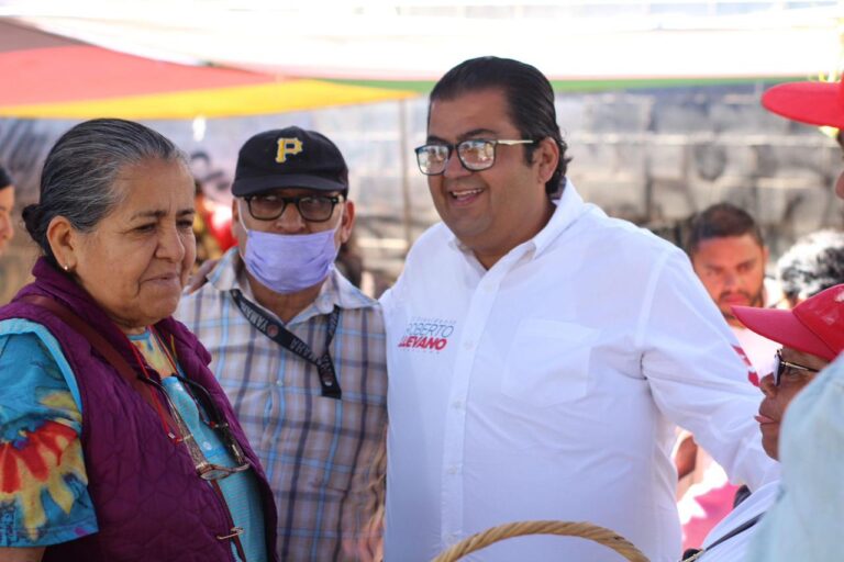Roberto Luévano y brigadas recorren Las Quintas y Villas de Guadalupe