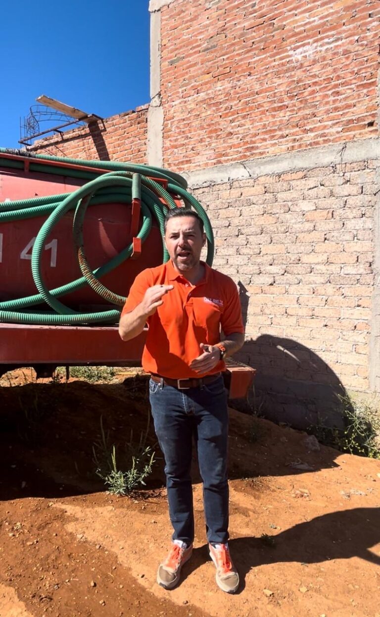 Se compromete Juan del Real a mejorar servicio del agua