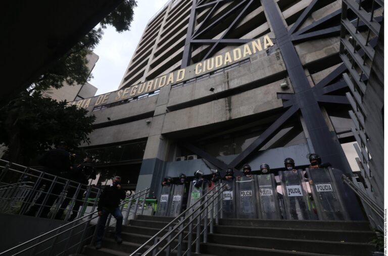 Tumban a mandos de Policía en CDMX