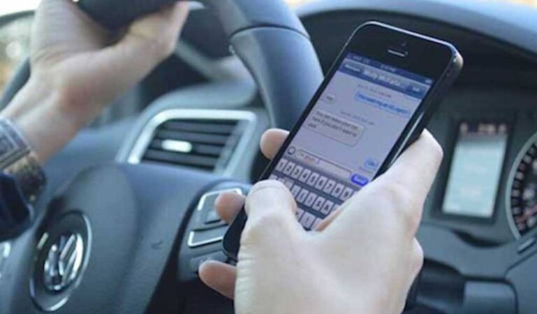 Uso del celular, la primera causa de accidentes viales en México