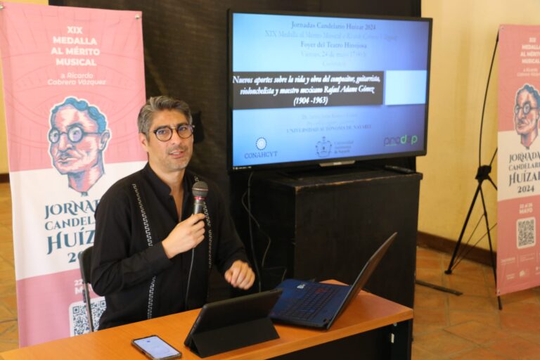 Imparte Arturo Javier Ramírez conferencia sobre Rafael Adame Gómez