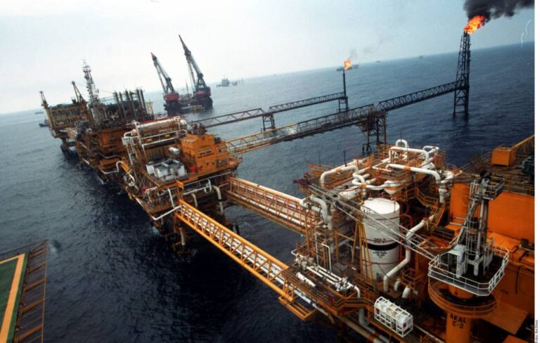 Agrava Pemex dependencia