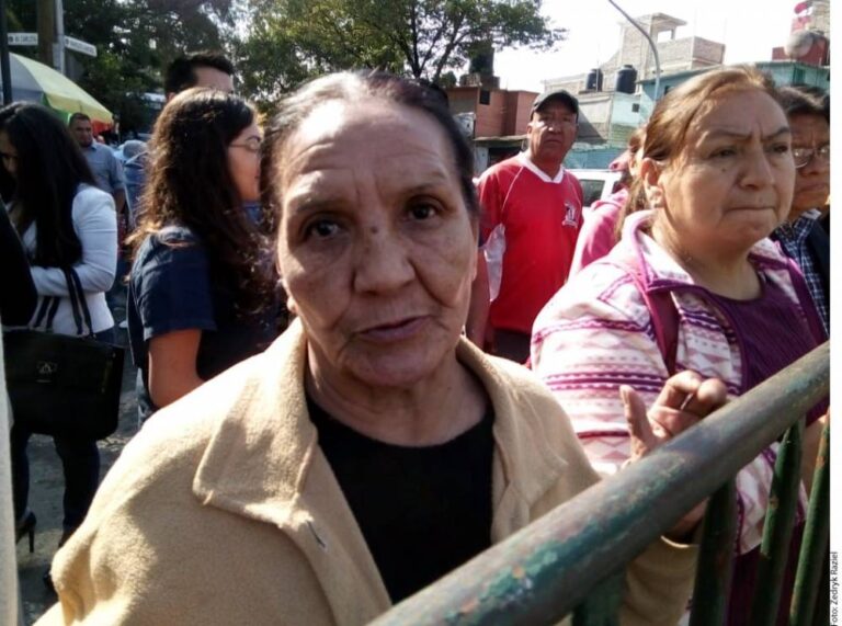 Arropan simpatizantes a AMLO