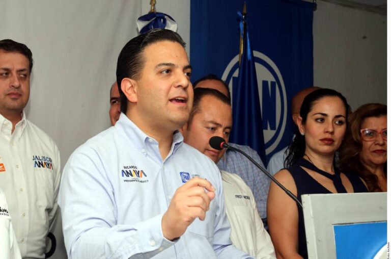 Atacaron auto de Anaya en Guadalajara