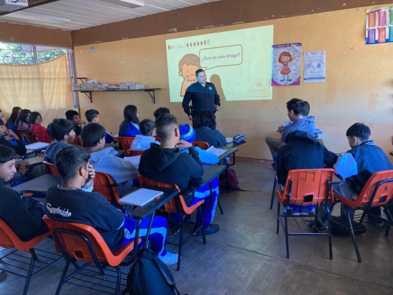 Capacita SSP a estudiantes para prevenir adicciones y delitos cibernéticos