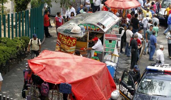 Comer en la calle, mal para más de la mitad de mexicanos