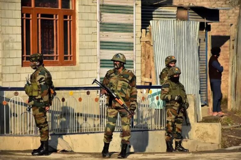 Pide EU a India y Pakistán desescalada por mantener la paz