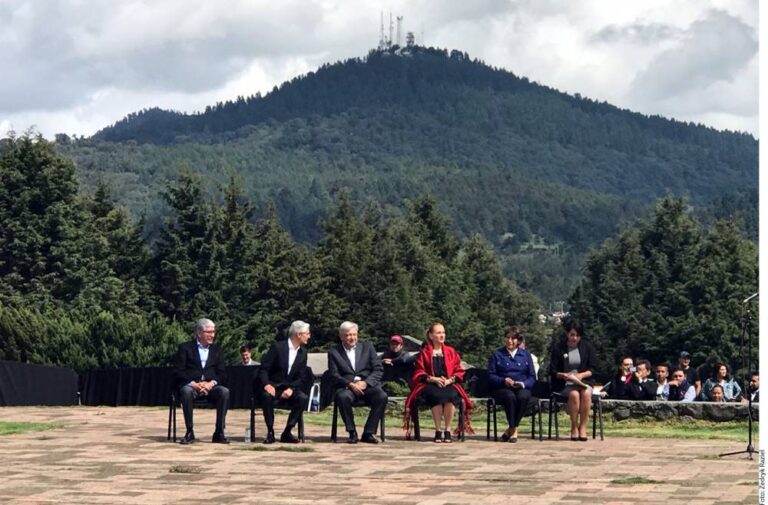 Conmemora AMLO gesta de Independencia