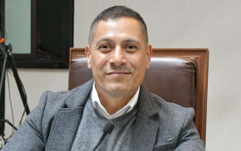 Denuncian corrupción de delegado de SRE
