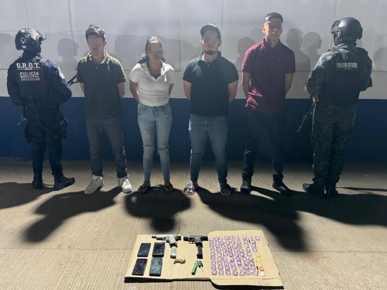 Detienen a 4 en posesión de armas y drogas