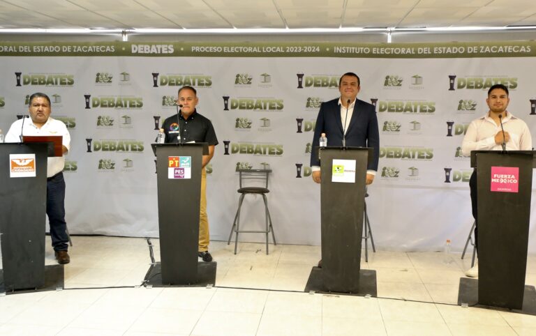 Entre acusaciones, se realiza debate por la alcaldía de Miguel Auza