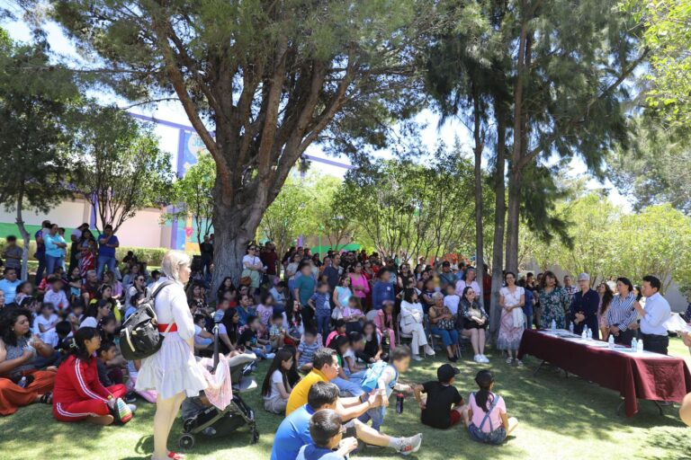 Festejan a hijos de trabajadores del Poder Judicial