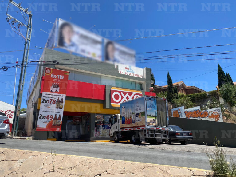 Asalta sujeto armado tienda de autoservicio en Gavilanes