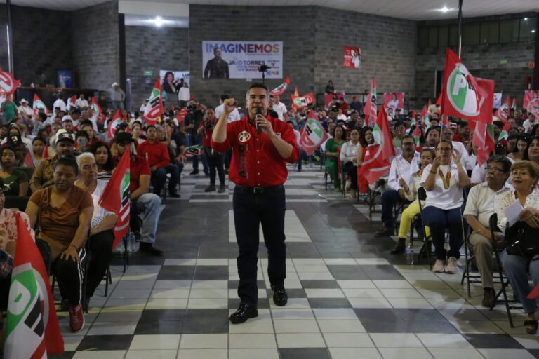 Respalda Alito Moreno a candidatos de El Mineral
