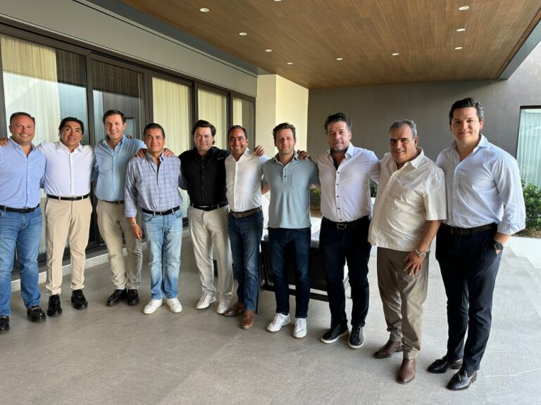 Se reúne Pepe Saldívar con empresarios