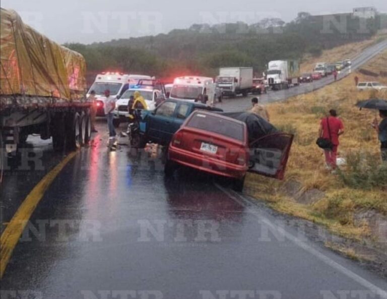 Accidente cierra circulación en carretera federal 23