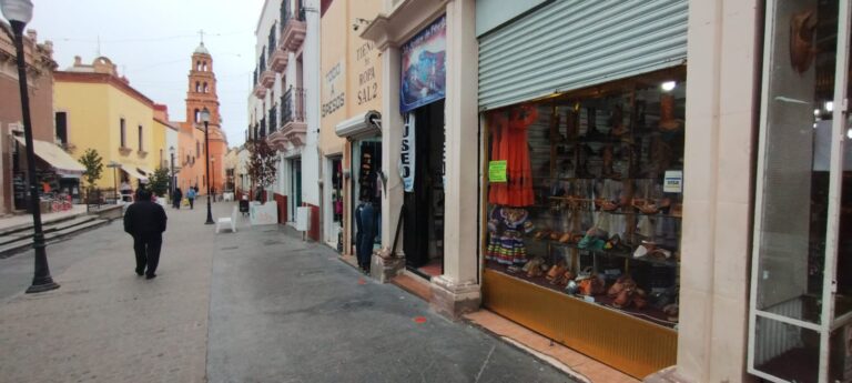 Acosan con extorsiones a comerciantes formales
