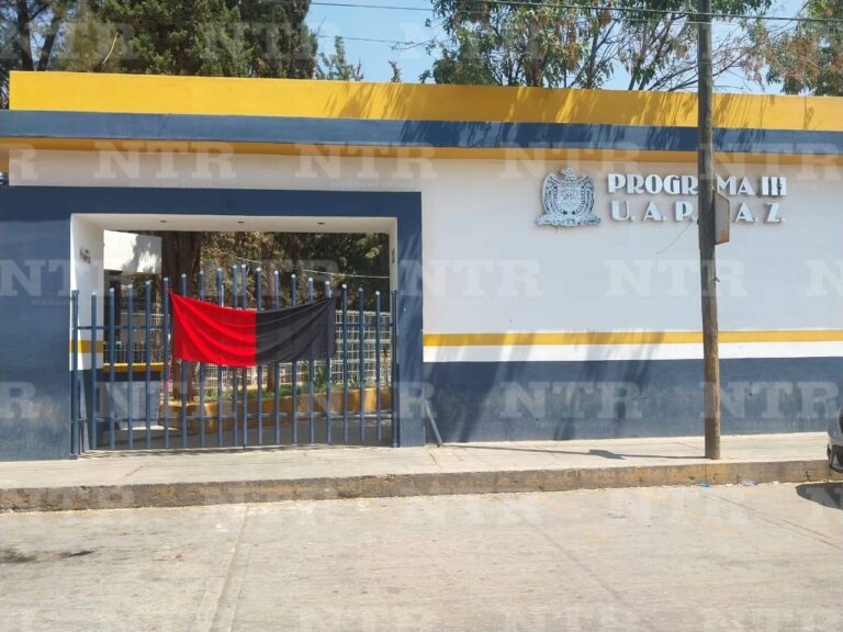 Piden cesar a director de prepa 3