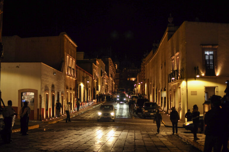 Fallan 8 por ciento de luminarias en la capital