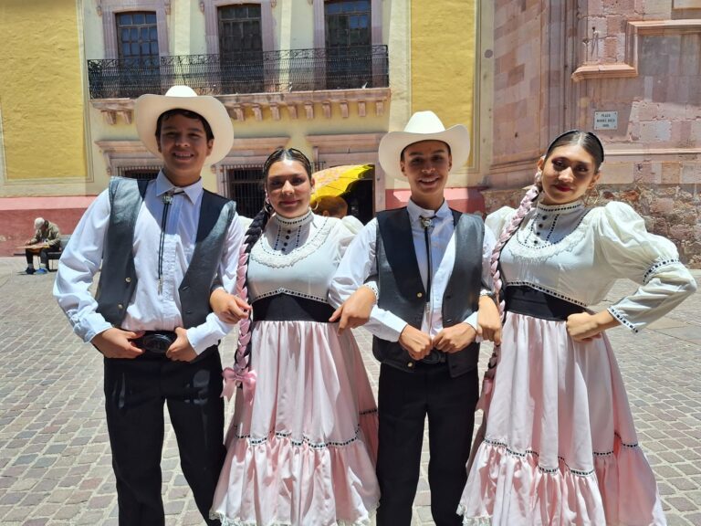 Muestran su talento en baile prepas estatales