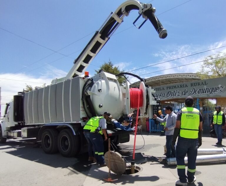 Fortalece JIAPAZ mantenimiento del alcantarillado sanitario