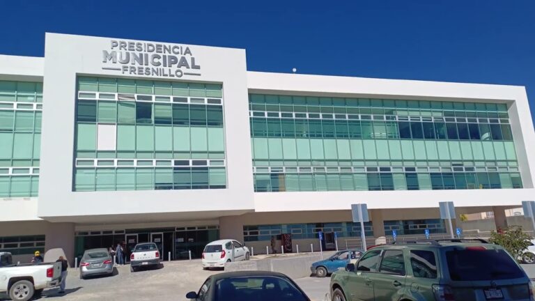 Ayuntamiento adeuda apoyos de 120 delegados