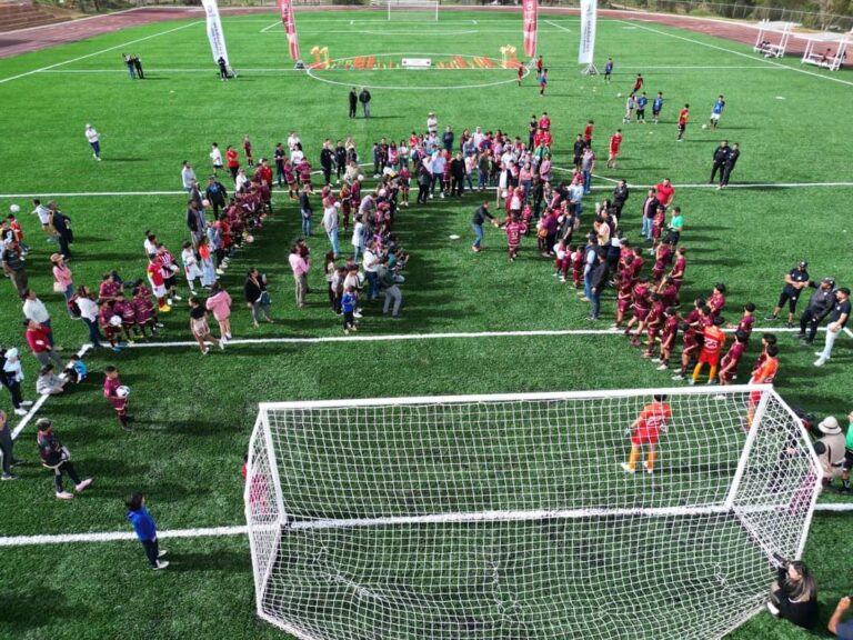 Entregan Campo I de futbol en la Unidad Deportiva de Guadalupe