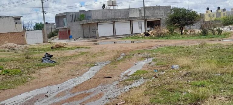 Colapsa drenaje en la Nueva Esperanza