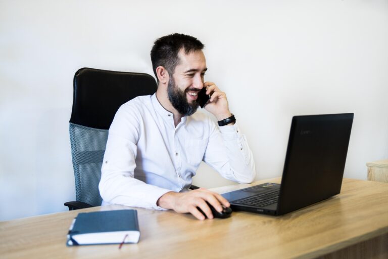 ¿Cómo cultivar la felicidad en el trabajo?