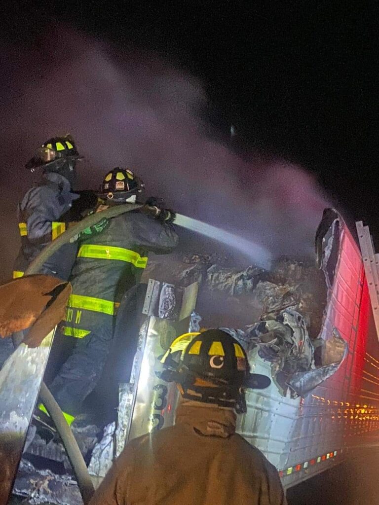 Se incendia quinta rueda en federal 54