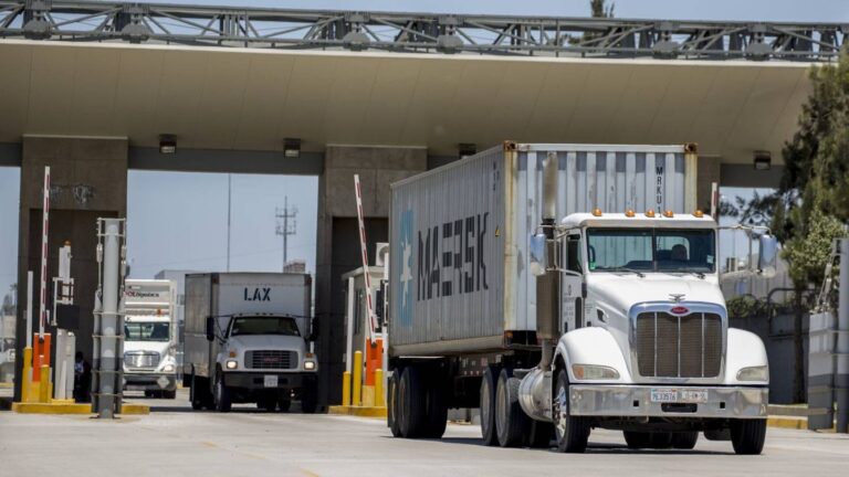 Firma Conatram contrato con Jugos del Valle