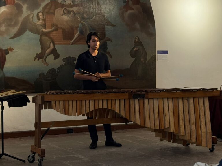Manuel Rivera cautiva con recital de marimba