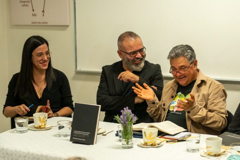 Presenta Hans Pacheco libro sobre Freud