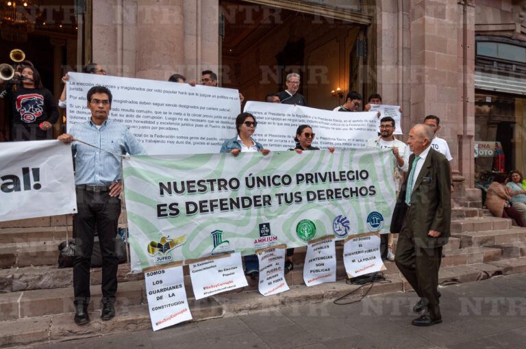Protestan trabajadores del Poder Judicial contra reforma