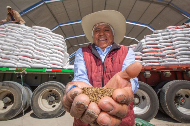 Reciben productores zacatecanos fertilizante gratuito