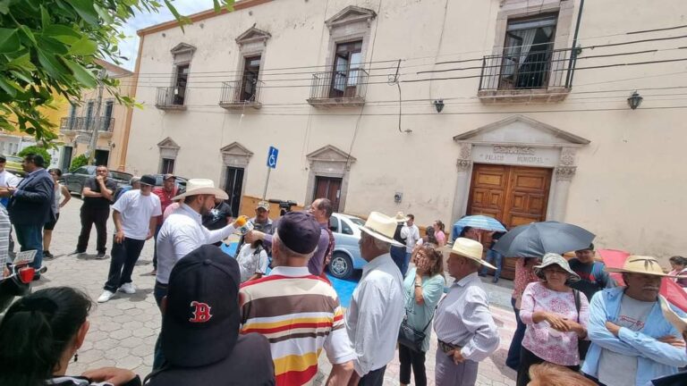 Reprocha alcalde toma de presidencia de Tlaltenango