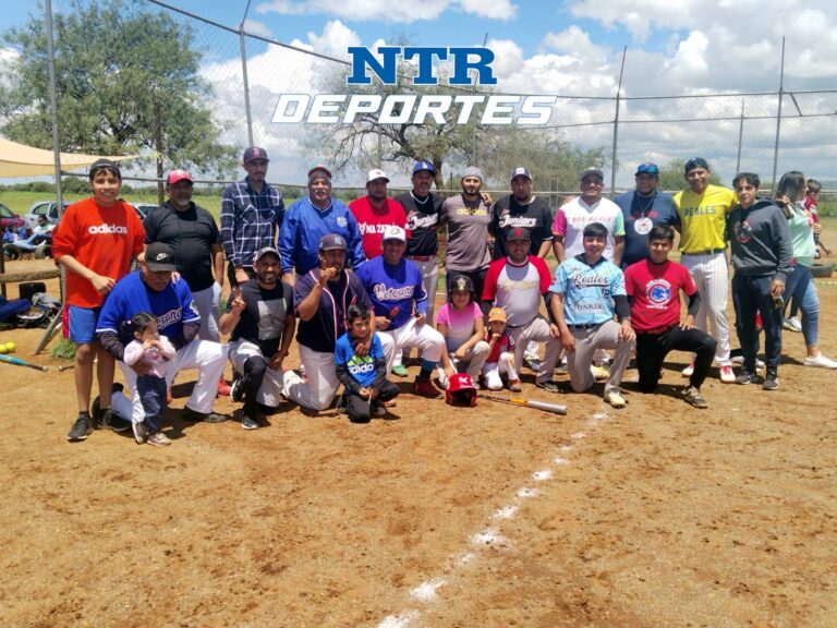 Rinden homenaje a figuras del béisbol local