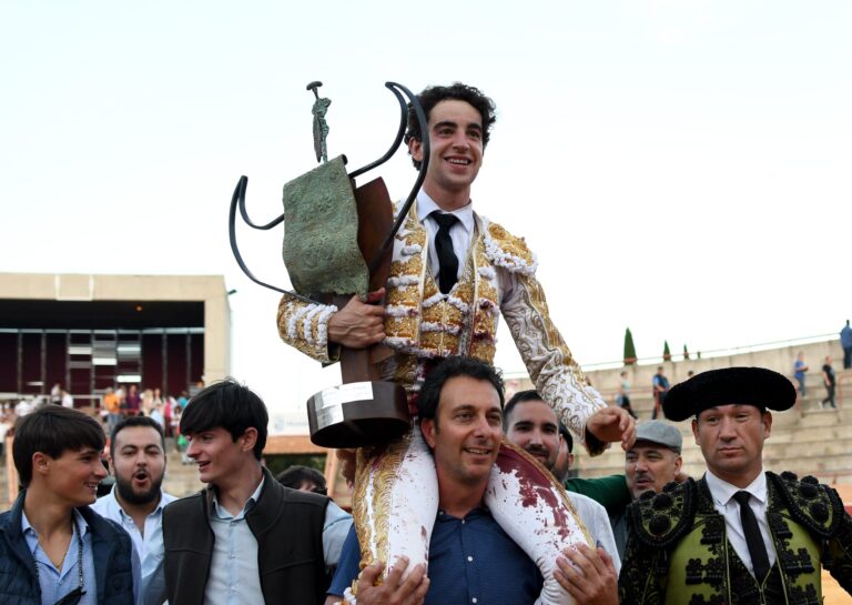 Víctor Hernández, campeón