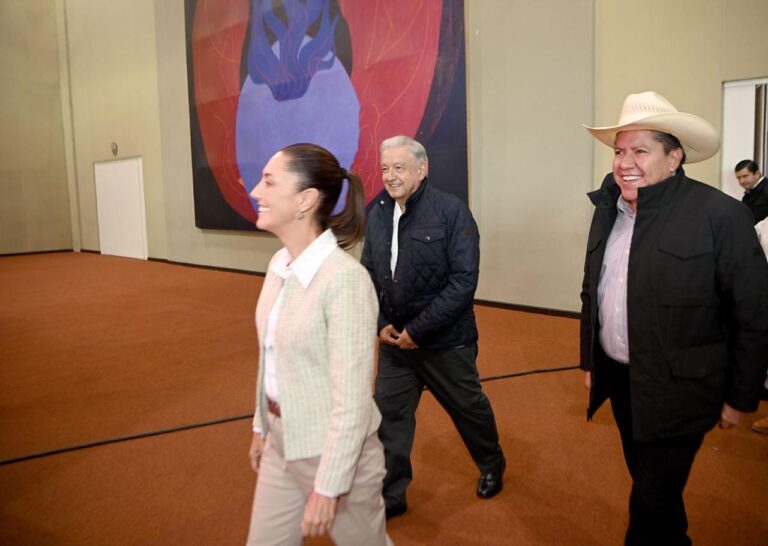 Visitan AMLO y Sheinbaum ciudad de Zacatecas