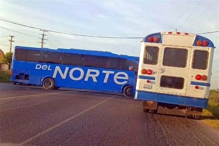 Arman narcobloqueos en vía Reynosa-San Fernando