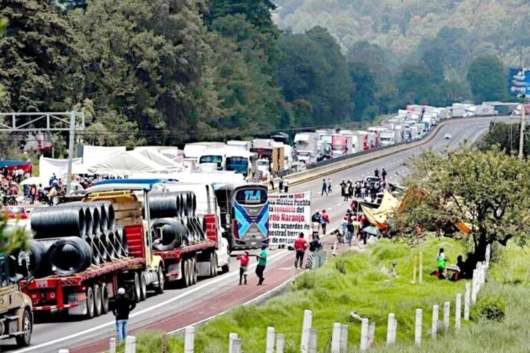 Colapsan autopista; van ¡2 días!… y nada