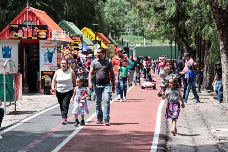 Conviven familias en La Encantada