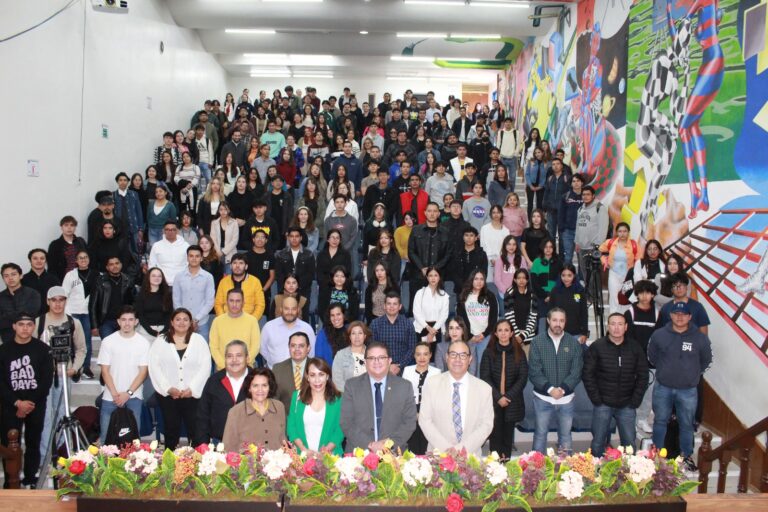 Dan bienvenida a estudiantes de Arquitectura UAZ